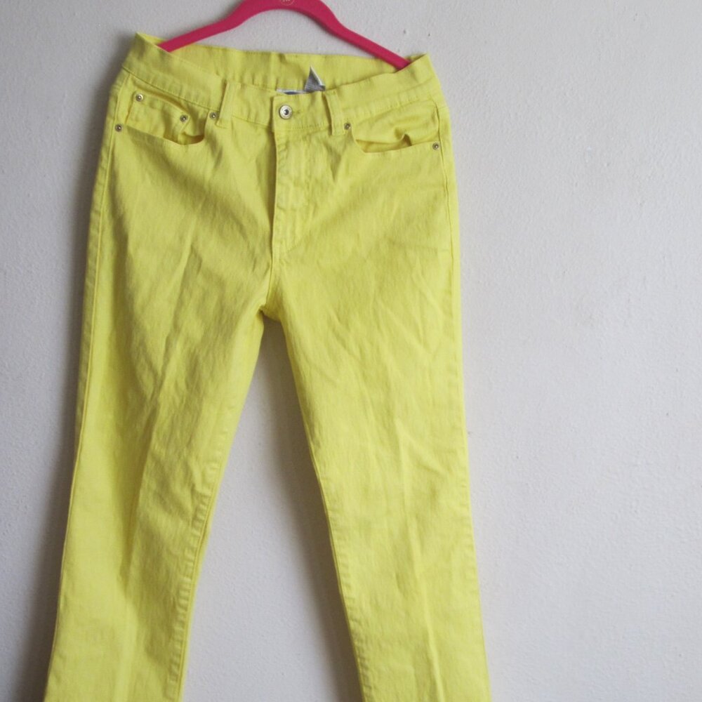 DG2 Diane Gilman Yellow Stretchy Straight-Leg Jeans in Size 8 Spring and…